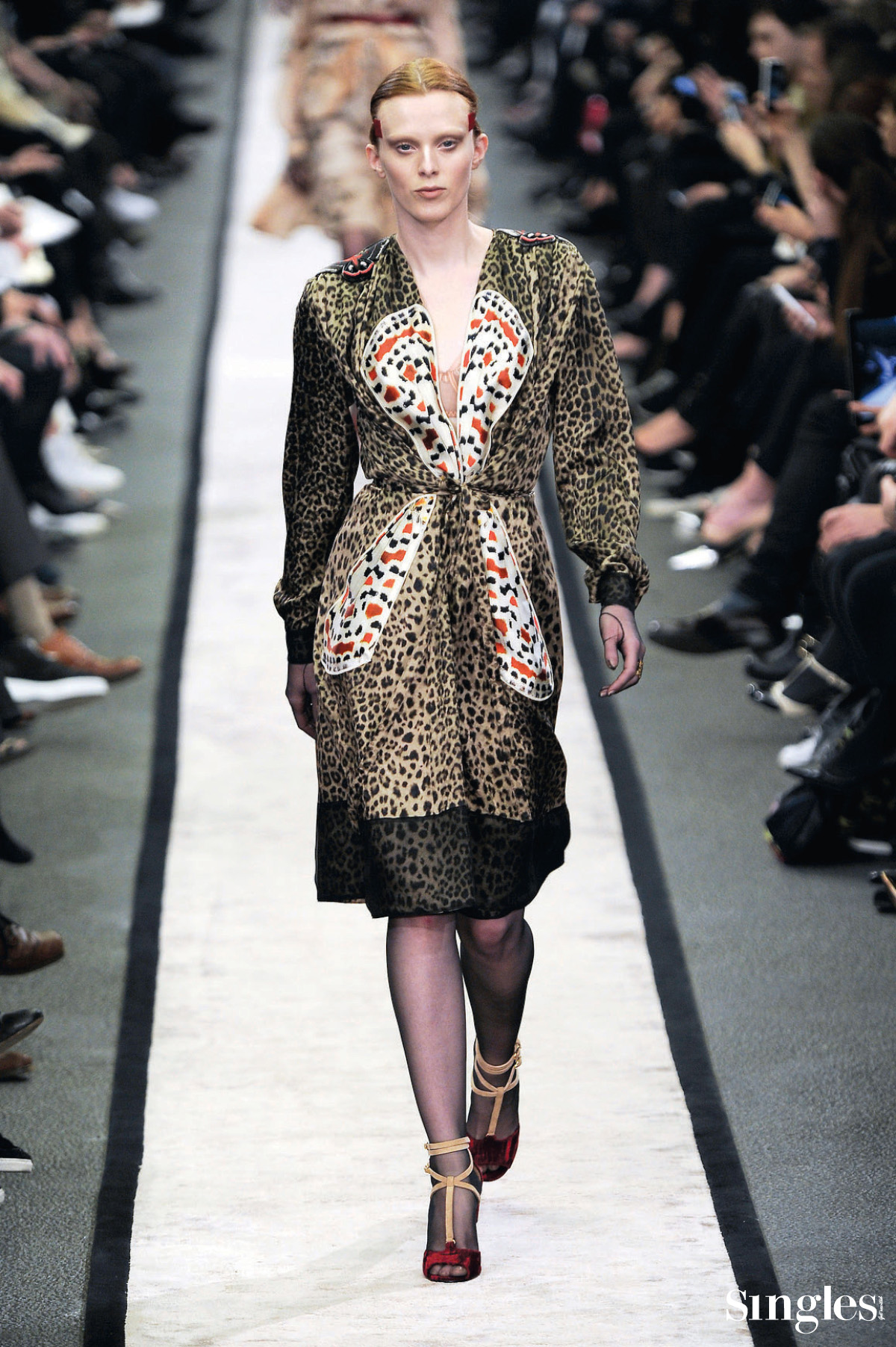 사라 버튼, 지방시